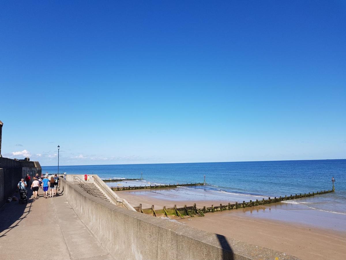 Vila Salty Towers Sheringham Exteriér fotografie